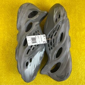 adidas Yeezy Foam RNR MX Granite IE4931 Size: US M 14